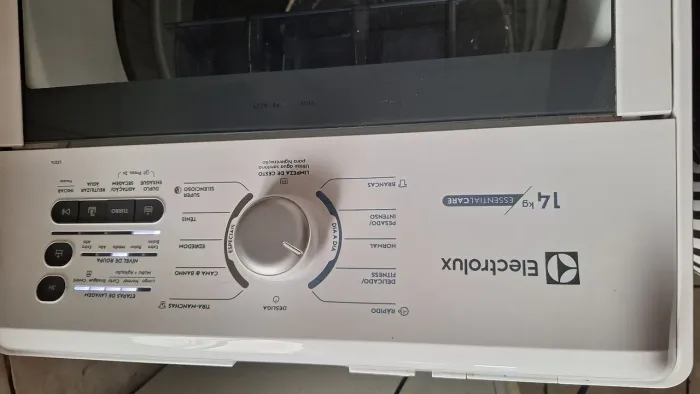 Maquina lavar Electrolux 14 kg,
