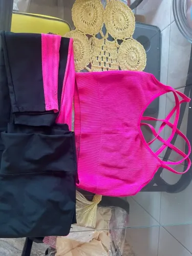 Roupas de academia zerada usado apenas 1 vez