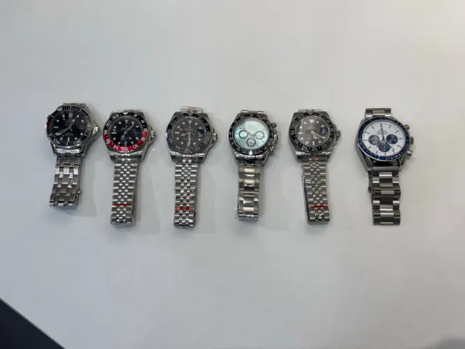 Relógios premium Rolex e Ômega