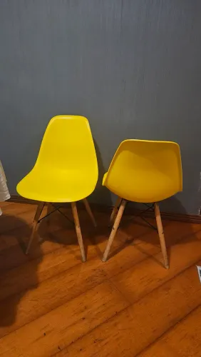 2 Cadeiras amarelas Eames/easy wood