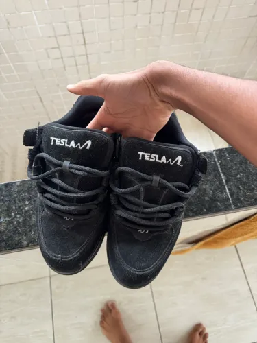 Tesla deluxe