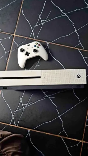 Xbox One S 1TB (1 Tera) Branco + Controle Original (Leia a Descrição)