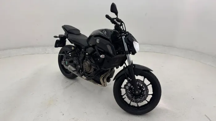 MT-07 ABS 2025 com apenas 7mil km rodados