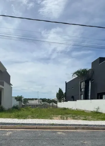 Terreno no condomínio Villa jardim