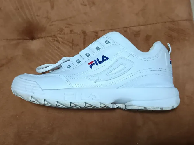 Vendo tênis Fila original feminino, numeração 38/39, em excelente estado!