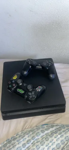 Vendo ps4 com monitor