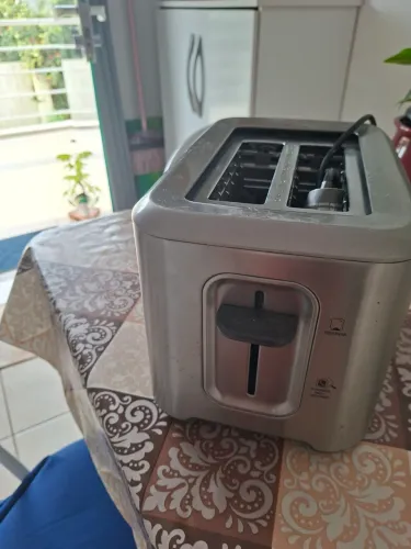 Ótima torradeira elétrica