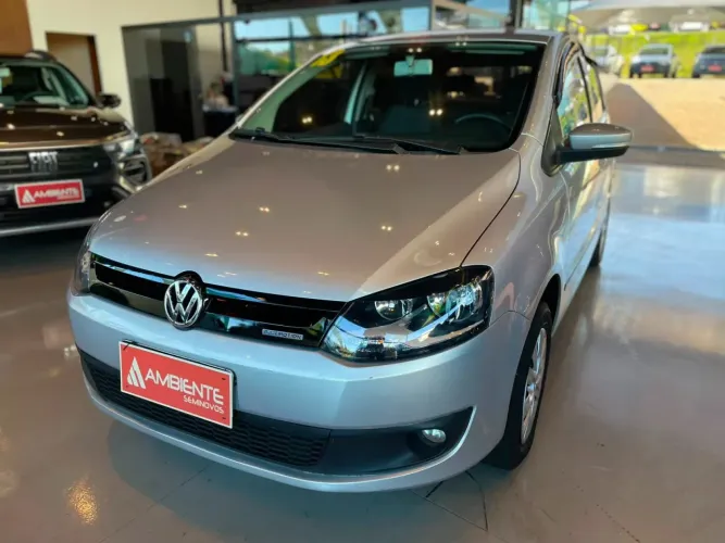 Volkswagen Fox Bluemotion 1.6 MI Total Flex 5P. 2013