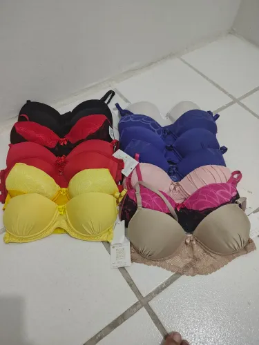 Kit de sutiãs e calcinhas tamanho P (novos)
