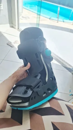 Bota ortopédica com amortecedores