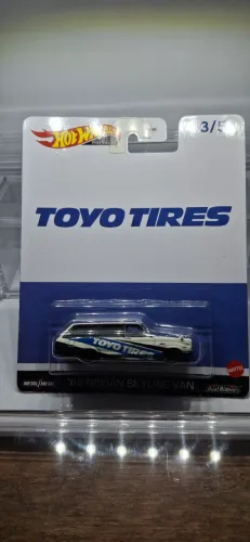 Hot wheels Premium - 69' Nissan Skyline Van - TOYO TIRES