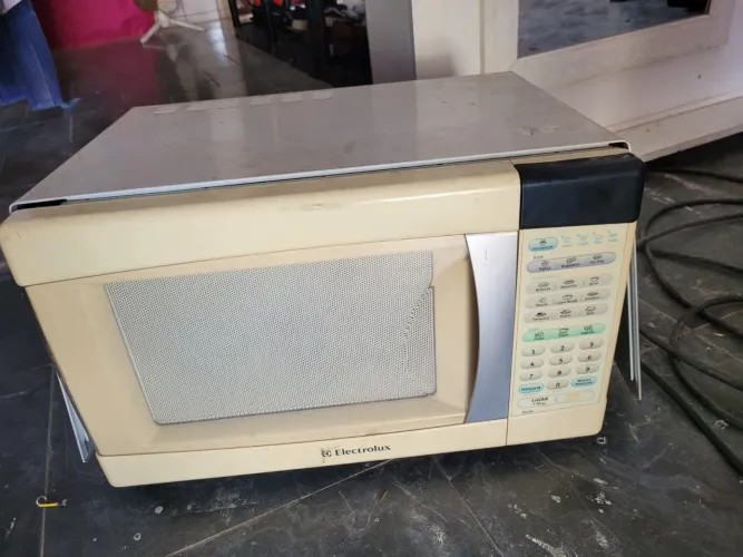 Microondas pra arrumar ou peças 