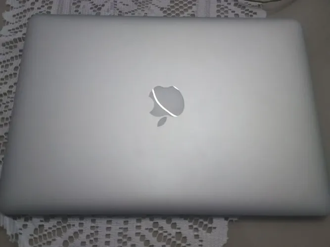 Macbook Air pouco usado 
