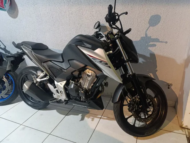 Cb300f 26/26 apenas 750km rodados não fez nem a primeira revisão zera!