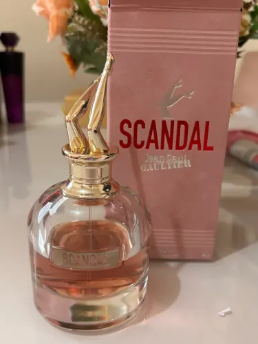 Scandal Jean paul Gaultier EDP 80ml contém 40ml