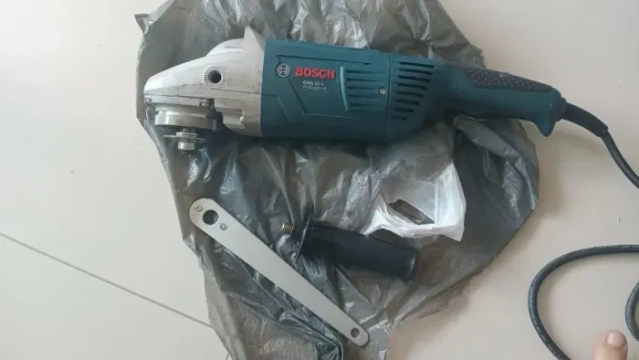 Lixadeira BOSCH GWS 22  - *30