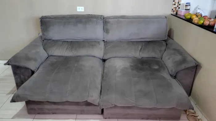 Sofá cinza retrátil