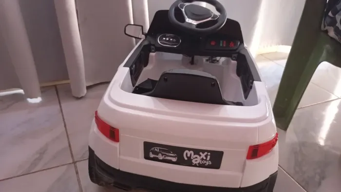 Carro elétrico infantil
