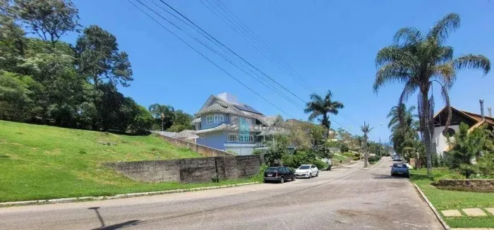 Terreno em Condomínio Fechado à Venda com Linda Vista para o Mar no Cacupé, Florianópolis