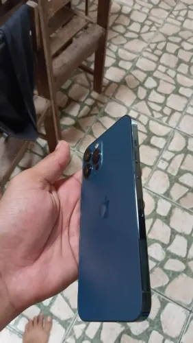 Vendo iPhone 12 pro max, em perfeito estado de conservação e funcionamento.