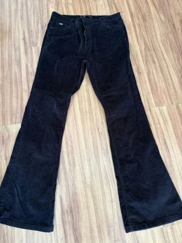 Calça Veludo Cotelê Flare Renner 48 equivale a  G