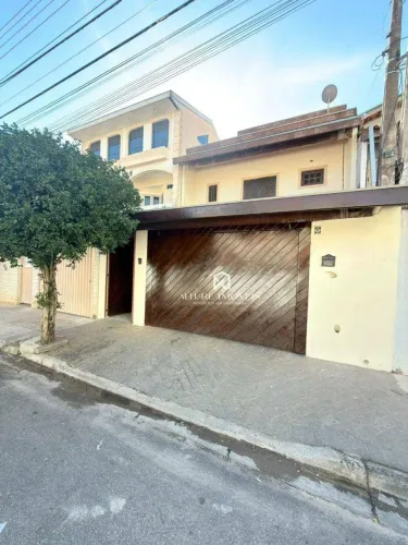Casa com 3 dormitórios para alugar, 166 m² por R$ 3.000,00/mês - Loteamento Residencial Vi