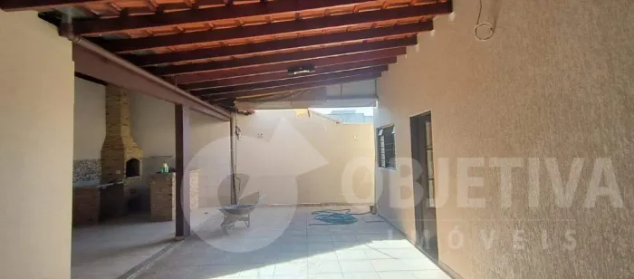 Casa para aluguel, 4 quartos, 1 suíte, 3 vagas, SEGISMUNDO PEREIRA - UBERLANDIA/MG