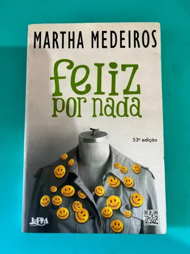 Livro Feliz por Nada - Martha Medeiros