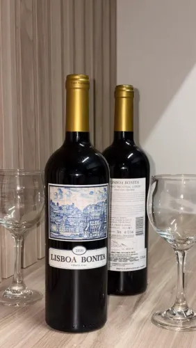 Vinho Lisboa Bonita 2020 Tinto Meio Seco 750ml 13,5 vol