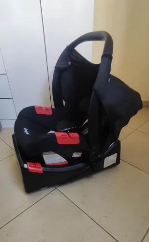 Bebê Conforto Burigotto + Base Veicular + brinde: almofada cinza- semi novo - ver foto