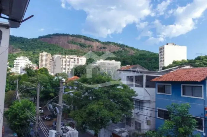 EXCELENTE CASA DUPLEX + TERRAÇO EM BOTAFOGO