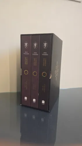BOX trilogia " O Senhor dos Anéis"