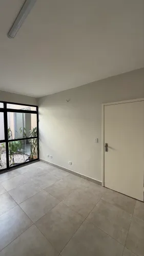 Sala Comercial para Locação / Consultórios