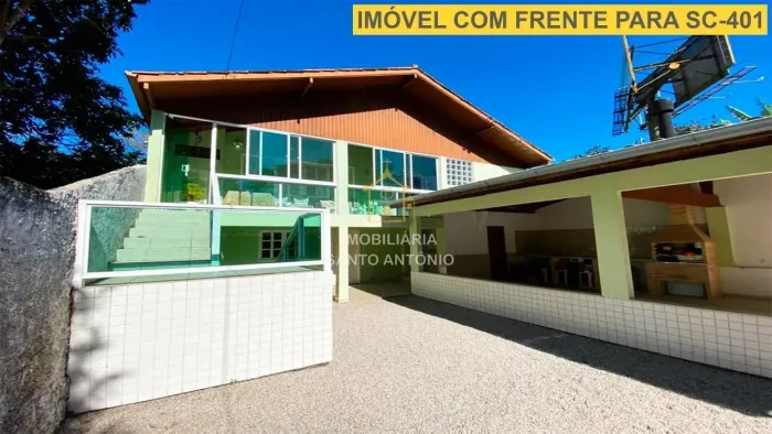 Imóvel com DUAS FRENTES sendo uma para a SC 401