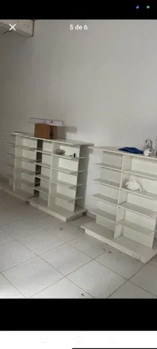 Prateleiras para farmácia ou comércio, altura 2.10 largura 1.20 profundidade 35 