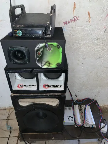 Vendo som automotivo ótimo valor