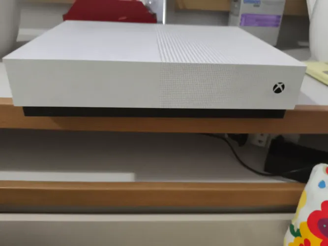 Vídeo game Xbox One com problema na porta HDMI