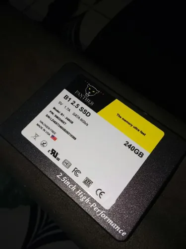 SSD 240 GB USADO (FUNCIONA, CONTÉM ARQUIVOS)
