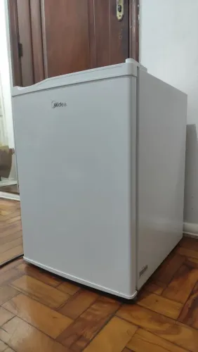 Freegobar semi novo 1 ano de uso único dono