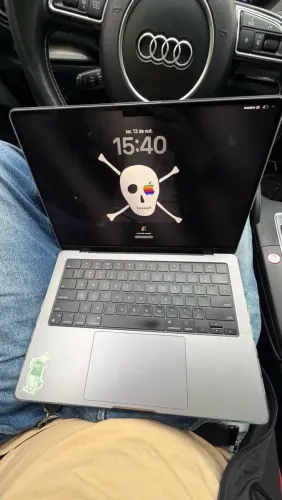 Macbook M2 PRO 1tb
