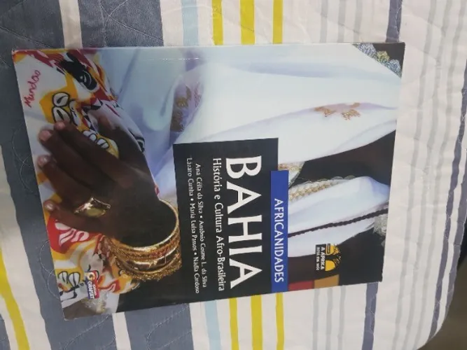 Livro Africanidades Bahia - História e Cultura Afro-Brasileira (NOVO)