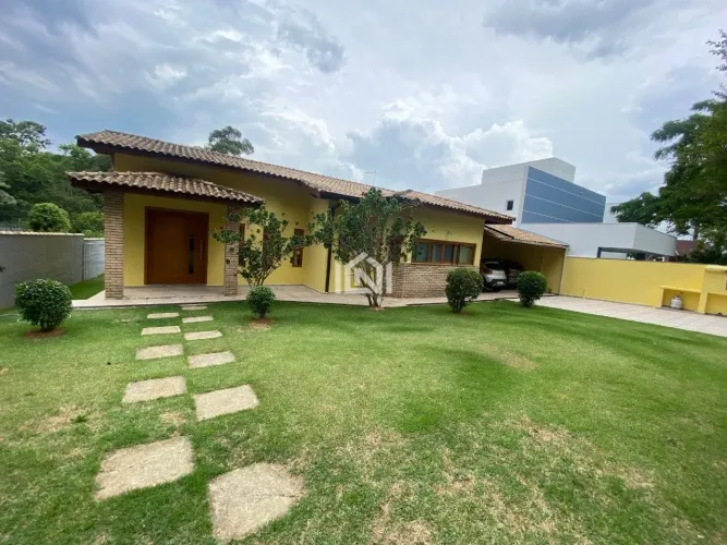 Casa à venda no condomínio Monte Catine