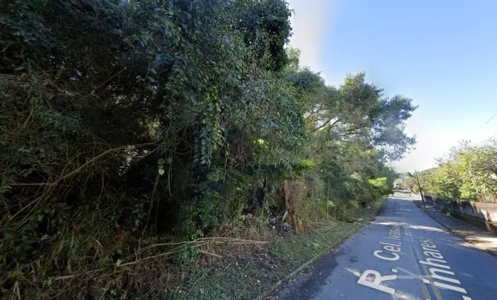 Terreno com área total de 28.315,89 m² em Coqueiros - Á venda em Florianópolis.