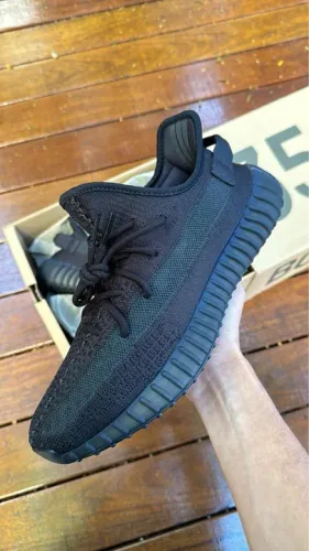 Tênis Adidas Yeezy 350 v2 Onyx/ 35BR