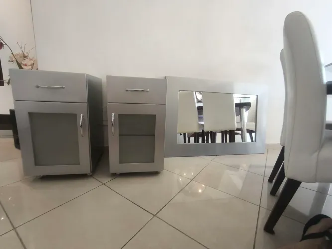 Armários de banheiro + espelho em Lacca Cinza a