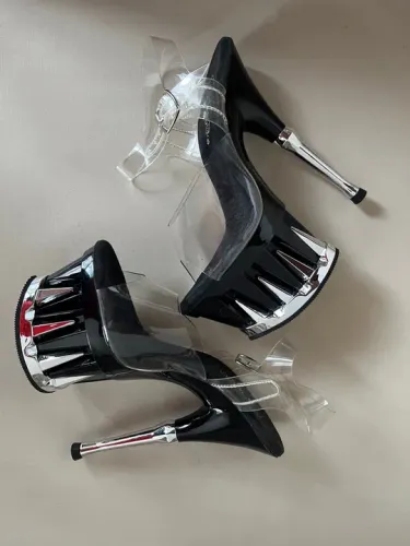 Linda Sandália Pleaser! Salto 15cm. 34Brasil (6US)