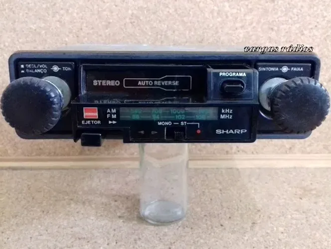 Rádio FM-AM Toca fitas auto reverse SHARP (RG-5700X)  Para colecionador reliquia 