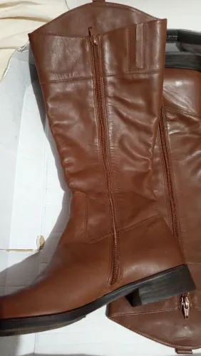 Botas de couro marrom