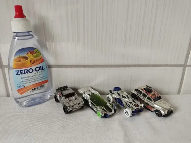 Kit 4 Carrinhos Miniatura Hot Wheels Blitzspeeder Cockney Rd-04 Rd-05 (cod O) (Usado)
