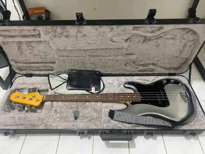 FENDER AMERICAN PROFESSIONAL II 